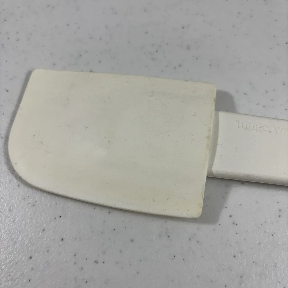 Tupperware excellent used